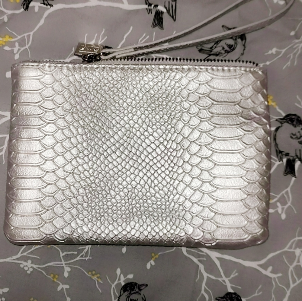 Makeup Pouch - Picture 4 of 7